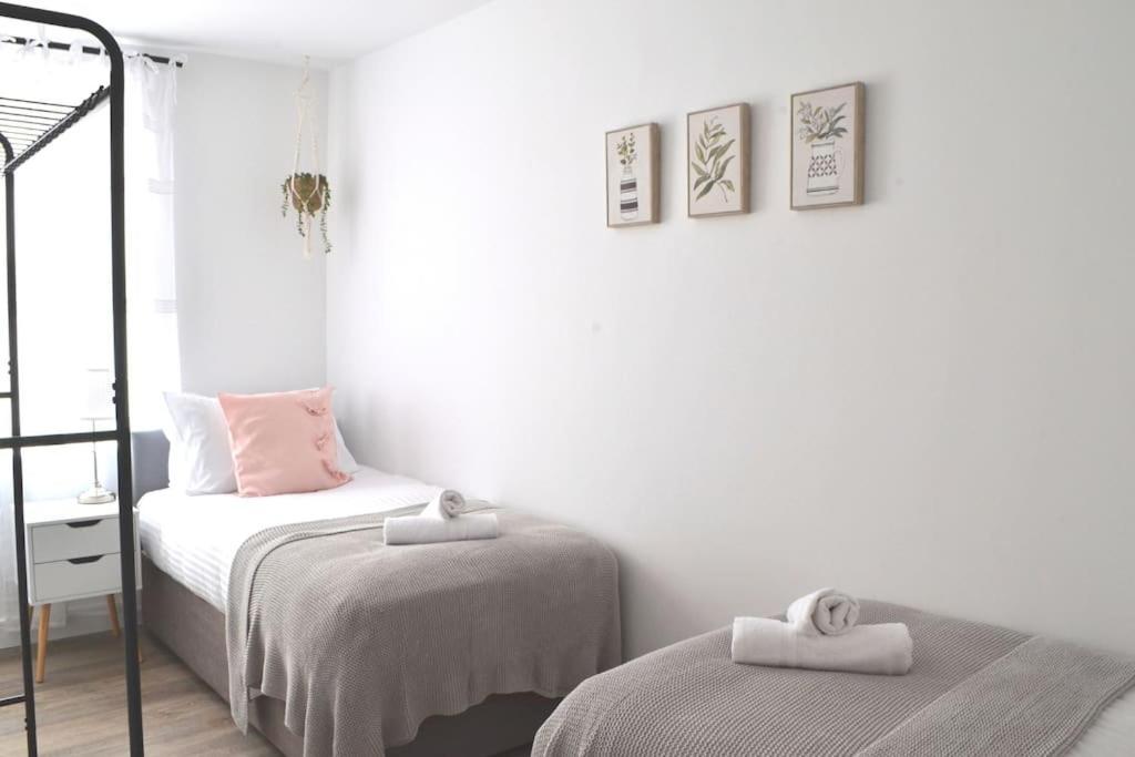 New Flat Near Luton Airport Free Parking Apartment Luton (Bedfordshire)